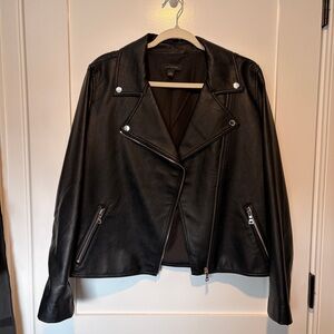 Ann Taylor Black Pebbled Faux Leather Moto Jacket Size 10